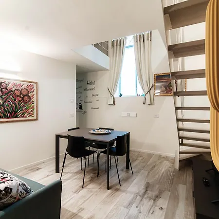 Apartment Palazzo Diaz - By Myhomeincomo