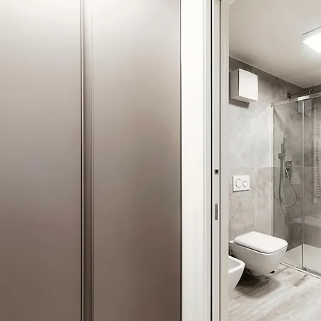 Palazzo Diaz - By Myhomeincomo Apartment *